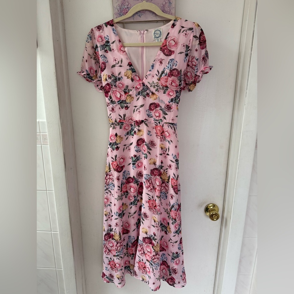 Women’s Floral Pink Midi Dress with back zipper, waist ribbon tie.